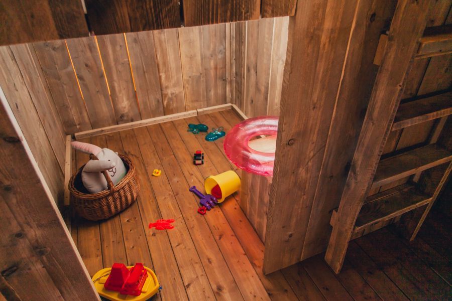 12Camping Senia Riu Zona juegos Glamping Cottage-Glamping con niños