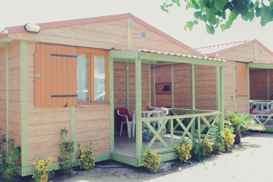 1 Camping Senia Tucan Relax Beach- ducha -Bungalow para dos-exterior