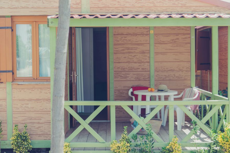 2 Camping_tucan_Relax Beach_Baño_Bungalow para dos personas-terraza