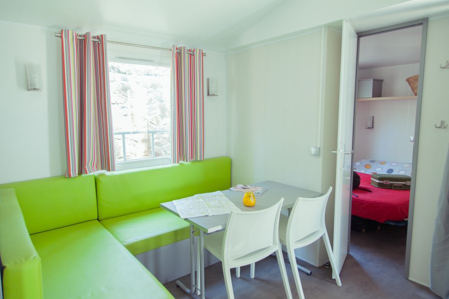 Camping Cala Canyelles Lloret de Mar Mobil Home Garbi en la naturaleza Foto Comedor