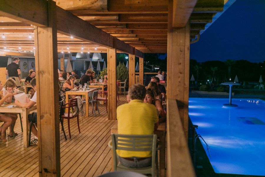 Restaurants at the pools of camping