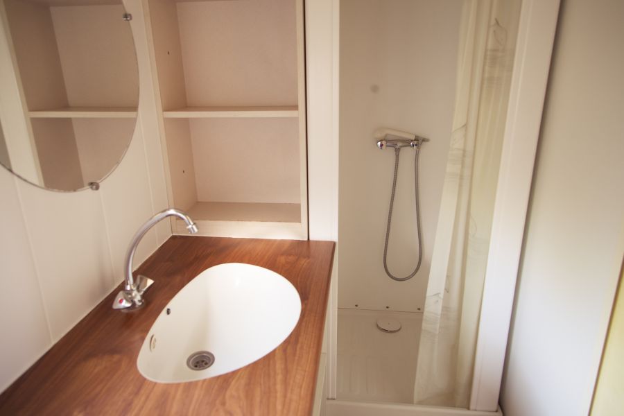 9  Tucan-Family-Bungalow para familias con niños-ducha