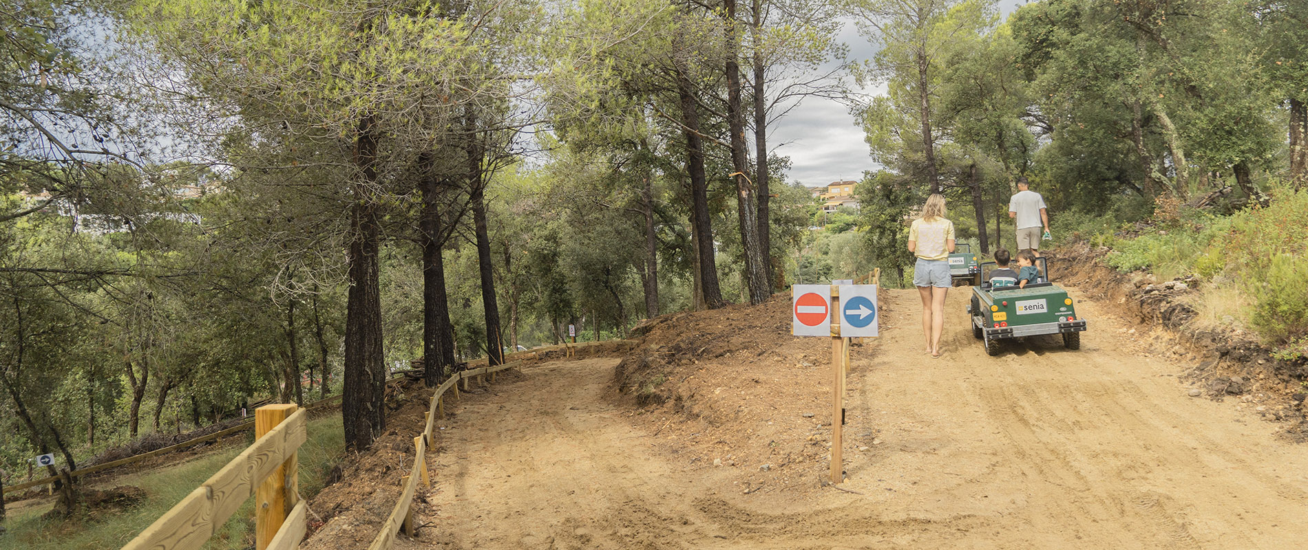 Coches eléctricos para niños en Camping Cala Gogo Internacional