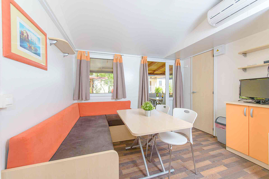 Mobile Home Comfort Eetkamer