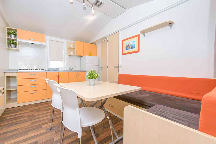 Mobile Home Comfort Keuken Eetkamer
