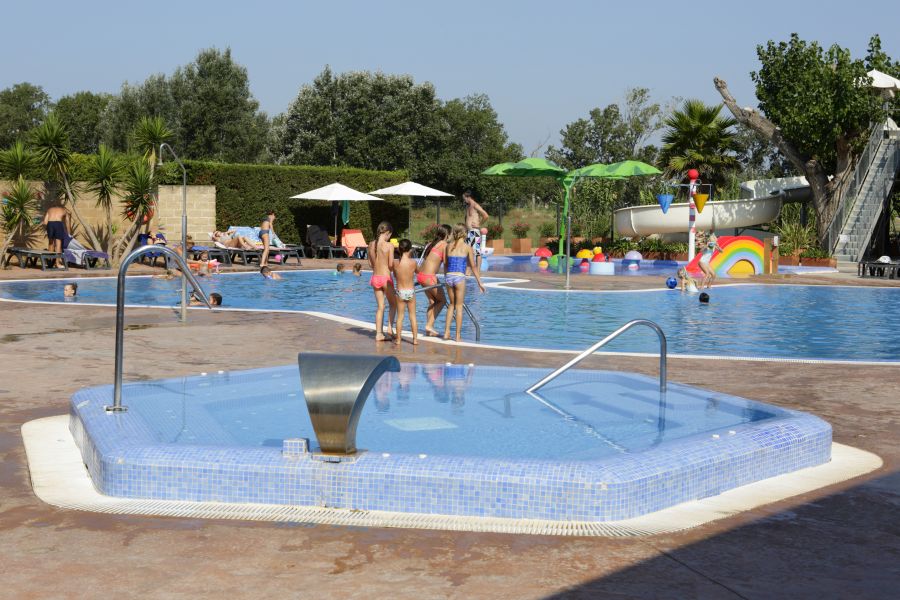 Poolbereich: Whirlpool auf Camping Riu
