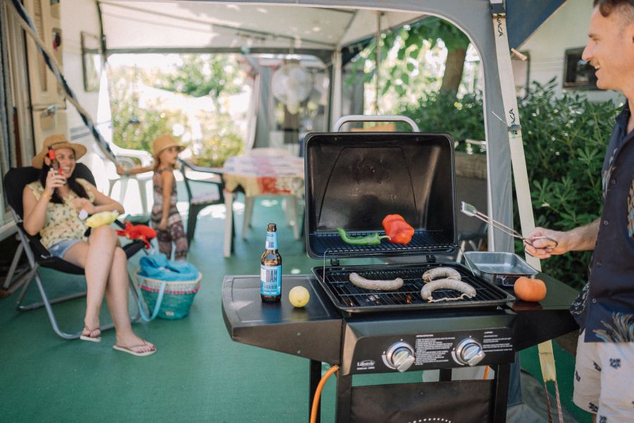 Camping_tucan_parcela_confort_camping-para-caravanas