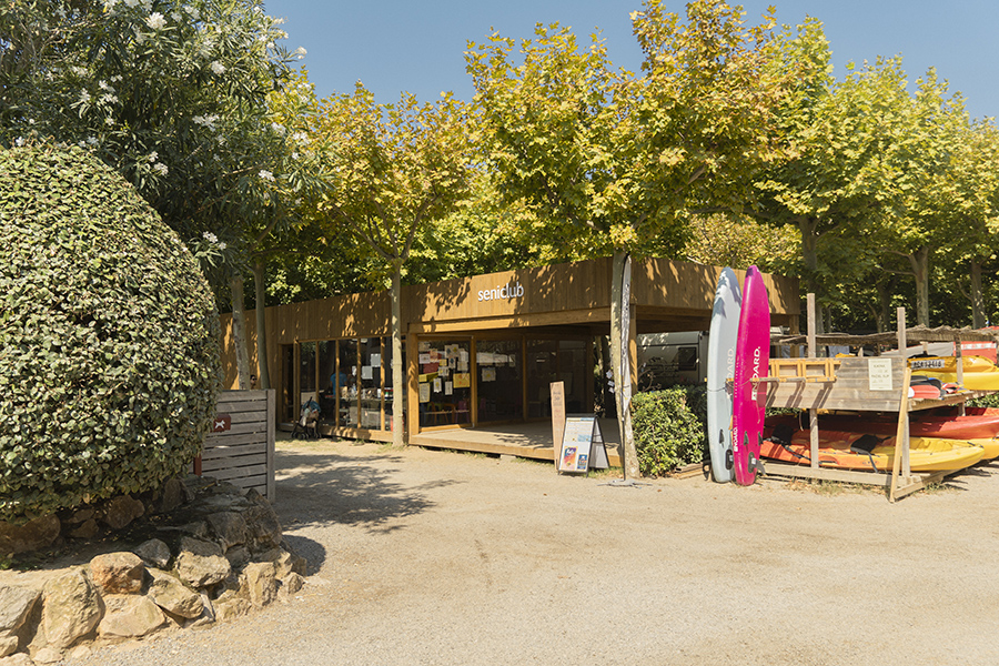 Camping Senia Riu Seni Club camping amb miniclub