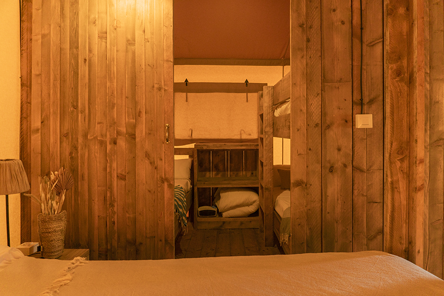 Camping Caballo de Mar Glamping Safari_lavabo ducha Glamping en primera linea