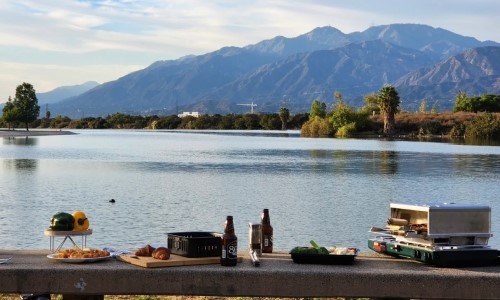 Sistema de cocina modular STAKK usado al aire libre para preparar comida