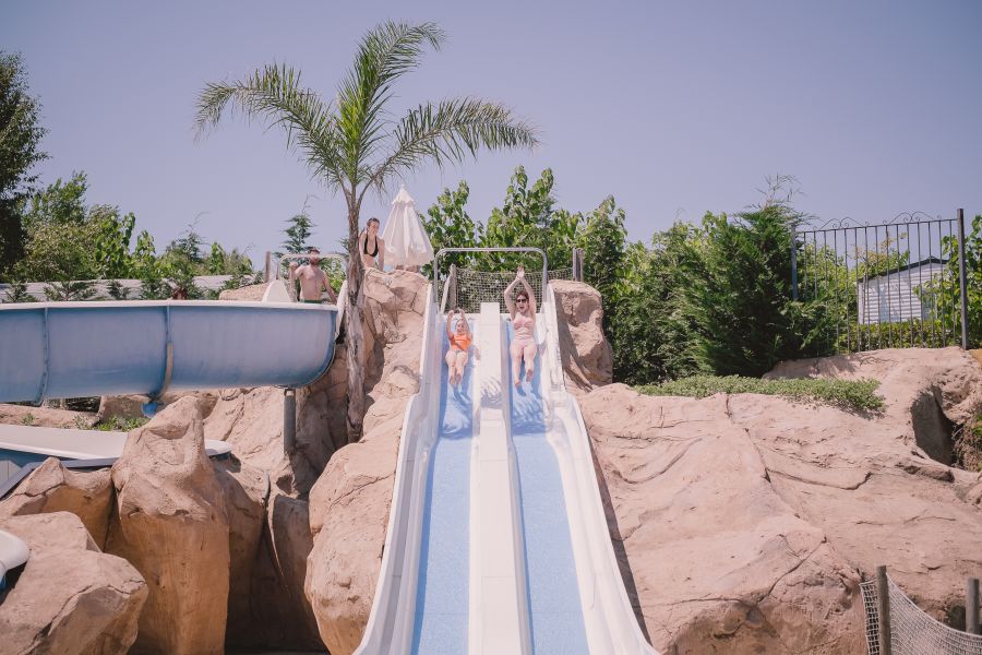 Toboggans aquatiques au camping Tucan