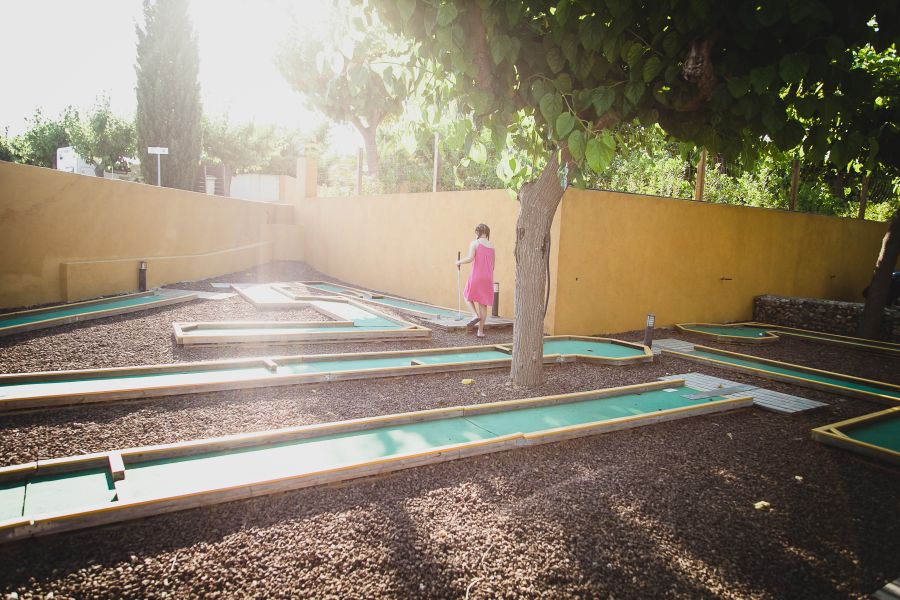 Camping pour jouer au mini golf