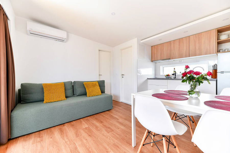 Mobile Home 3 slaapkamers woon- en eetkamer