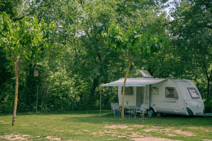 camping senia rupit-parcelas-camping para caravanas en la montana